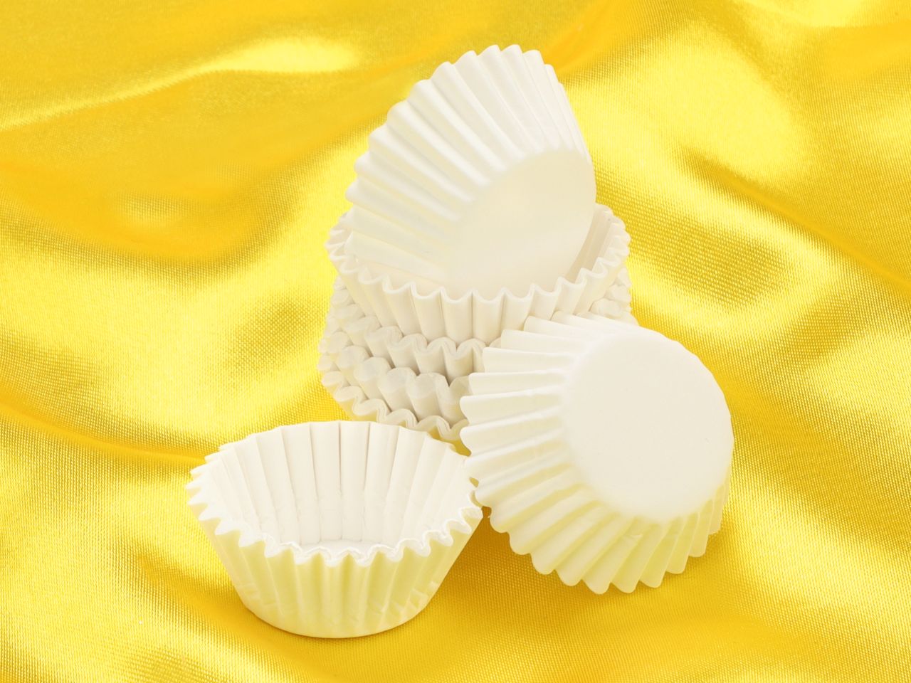 pralinenkapseln 25mm weiss 100 stueck