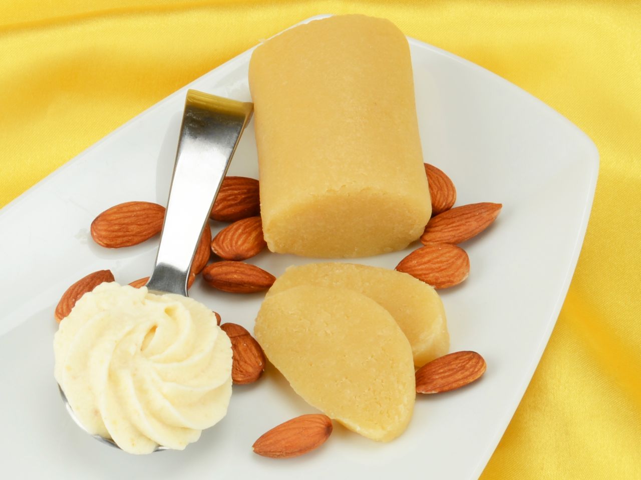 sahnestand marzipan 100g