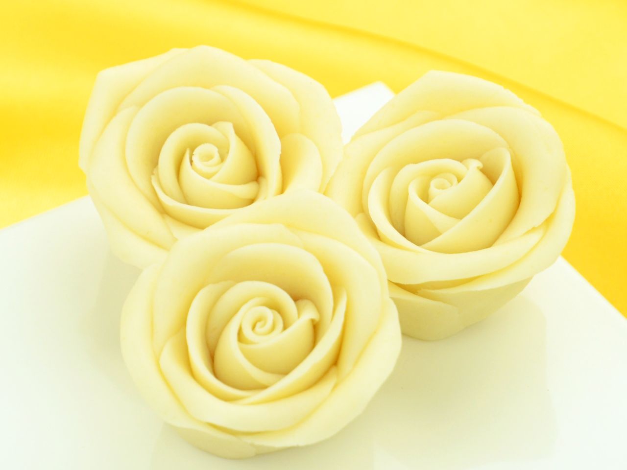 marzipan rosen gross weiss 2 stueck