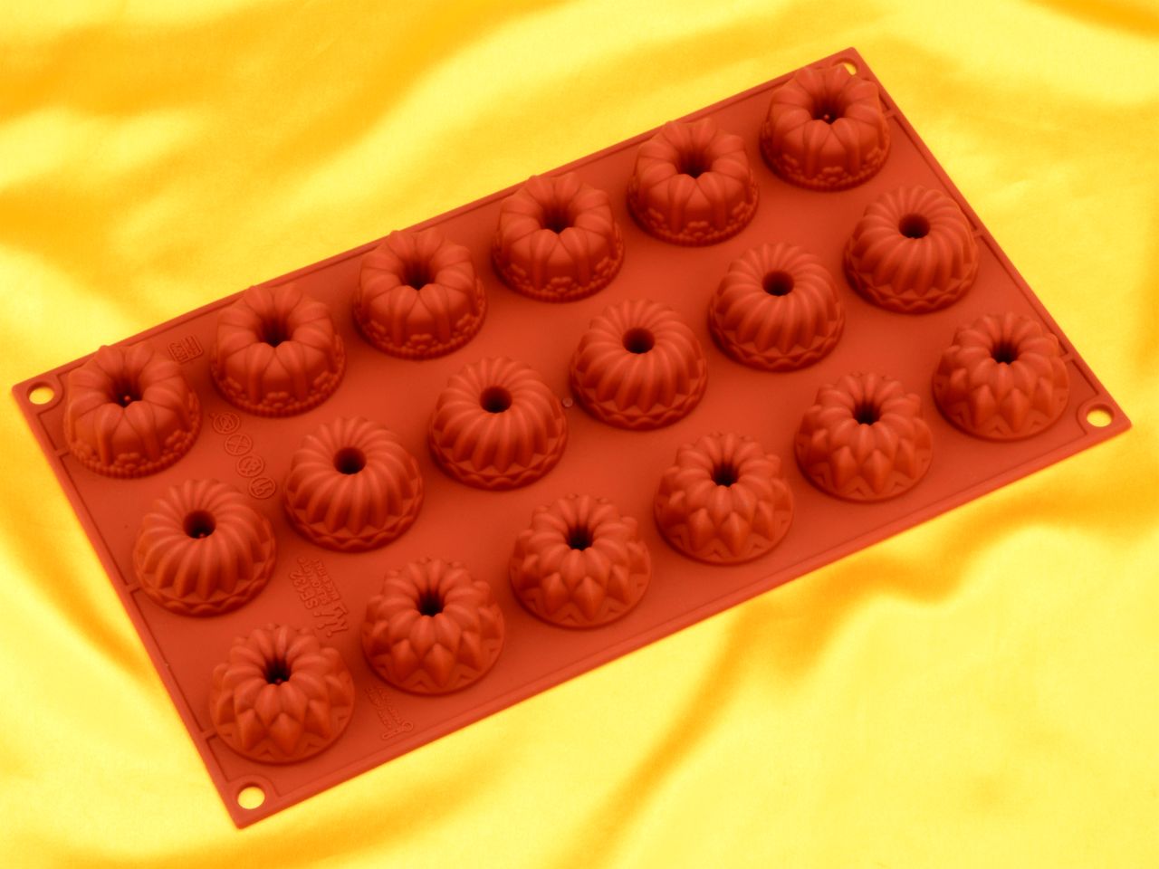 silikonform petit fours gugelhupf