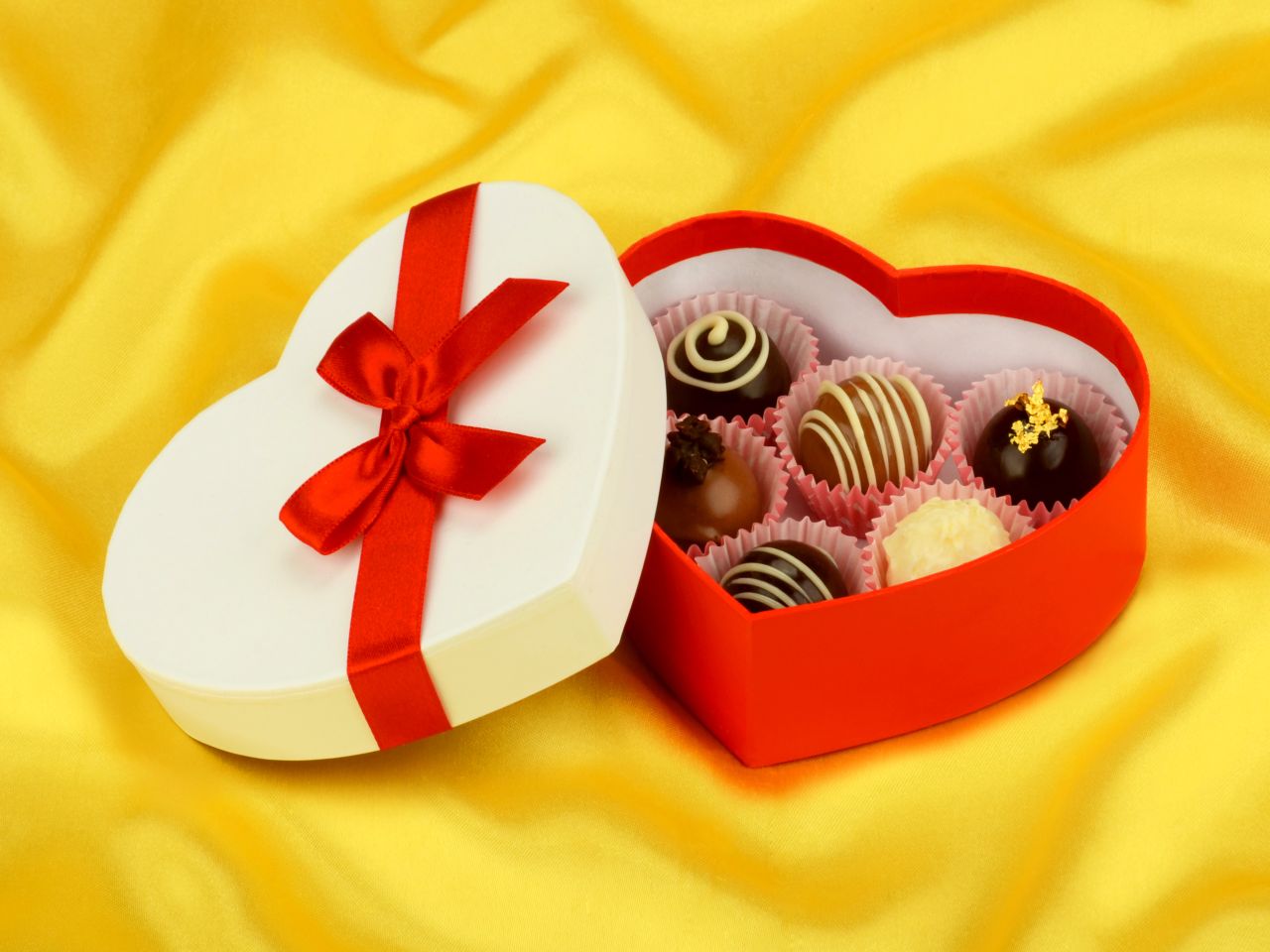 chocolate case heart fuer 6 pralinen