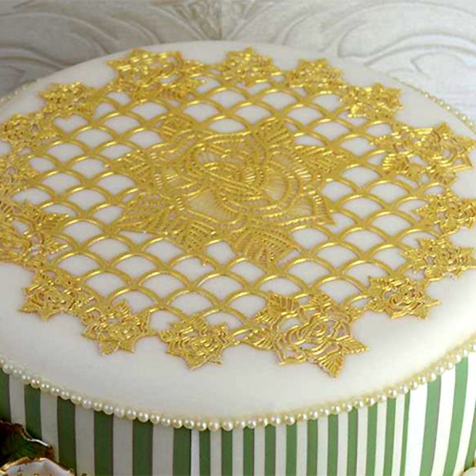 cake lace silikonform fuer essbare spitze ring of roses