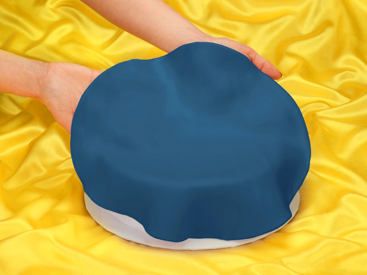 ausgerollte rollfondant decke blau durchmesser 36cm 430g