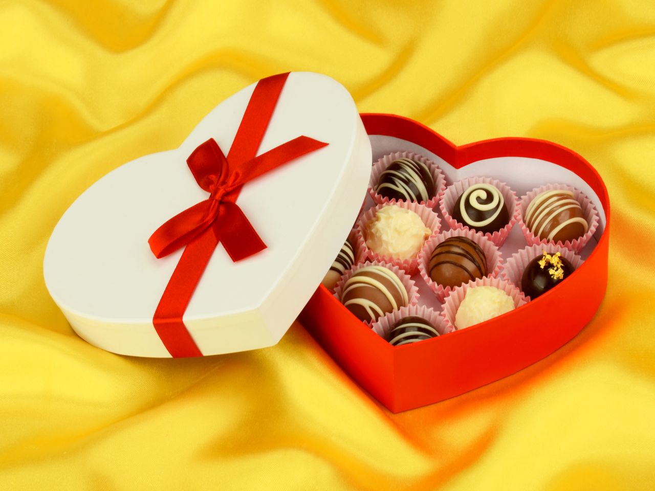 chocolate case heart fuer 11 pralinen