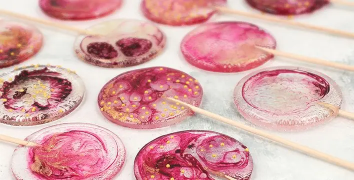 https://pati-versand.de/media/6e/73/5d/1766676790/Arbeiten-mit-Isomalt_800x800@2x.webp?ts=1766676790