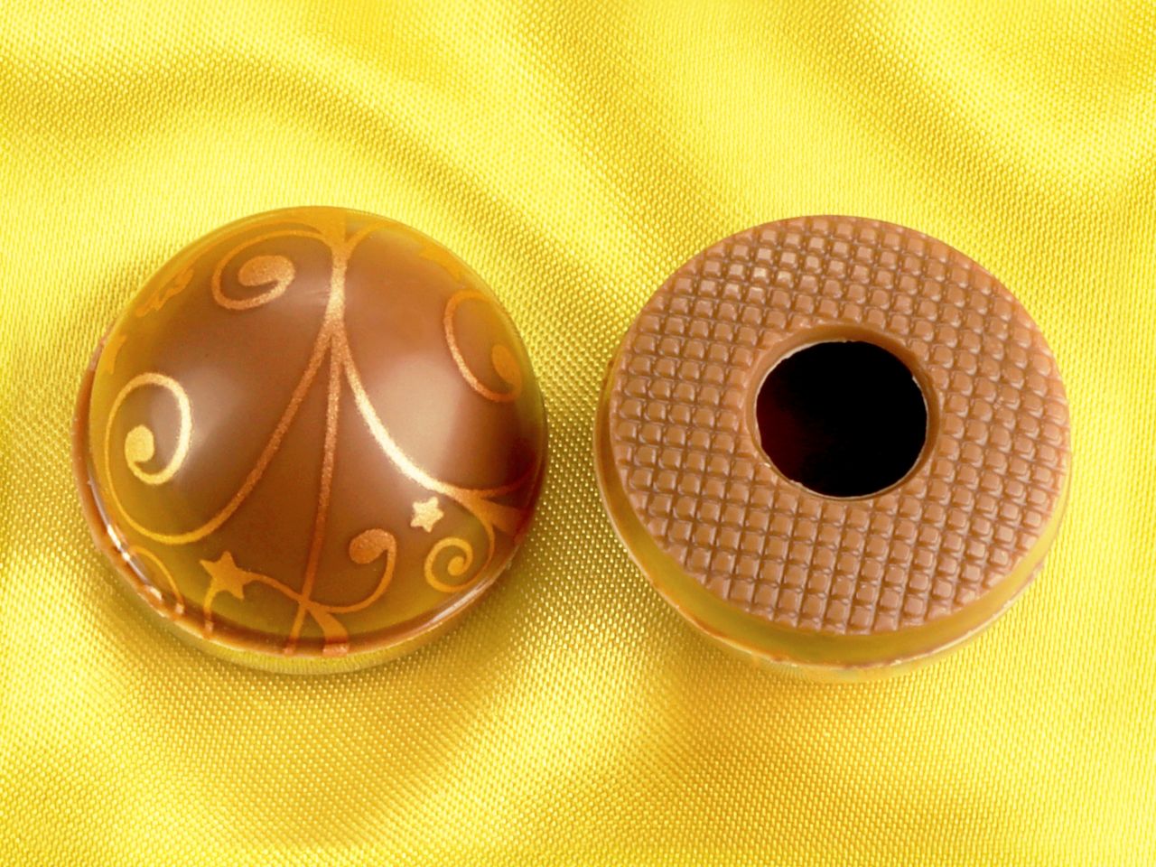 1 folie halbkugeln mit ornamenten vollmilch