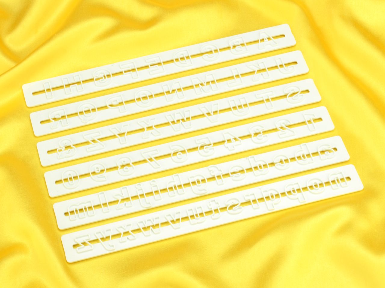 buchstaben und zahlen ausstecher roboto