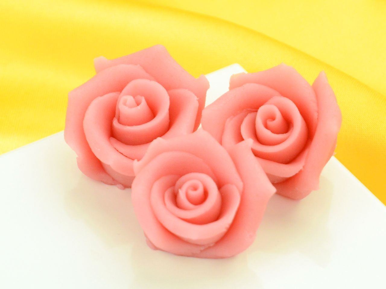 marzipan rosen mittel rosa 4 stueck