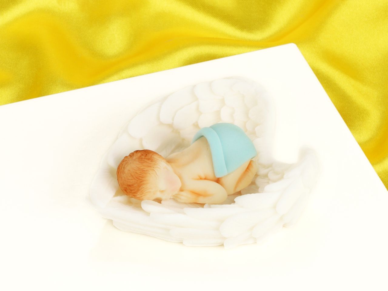 fondant baby boy auf fluegeln
