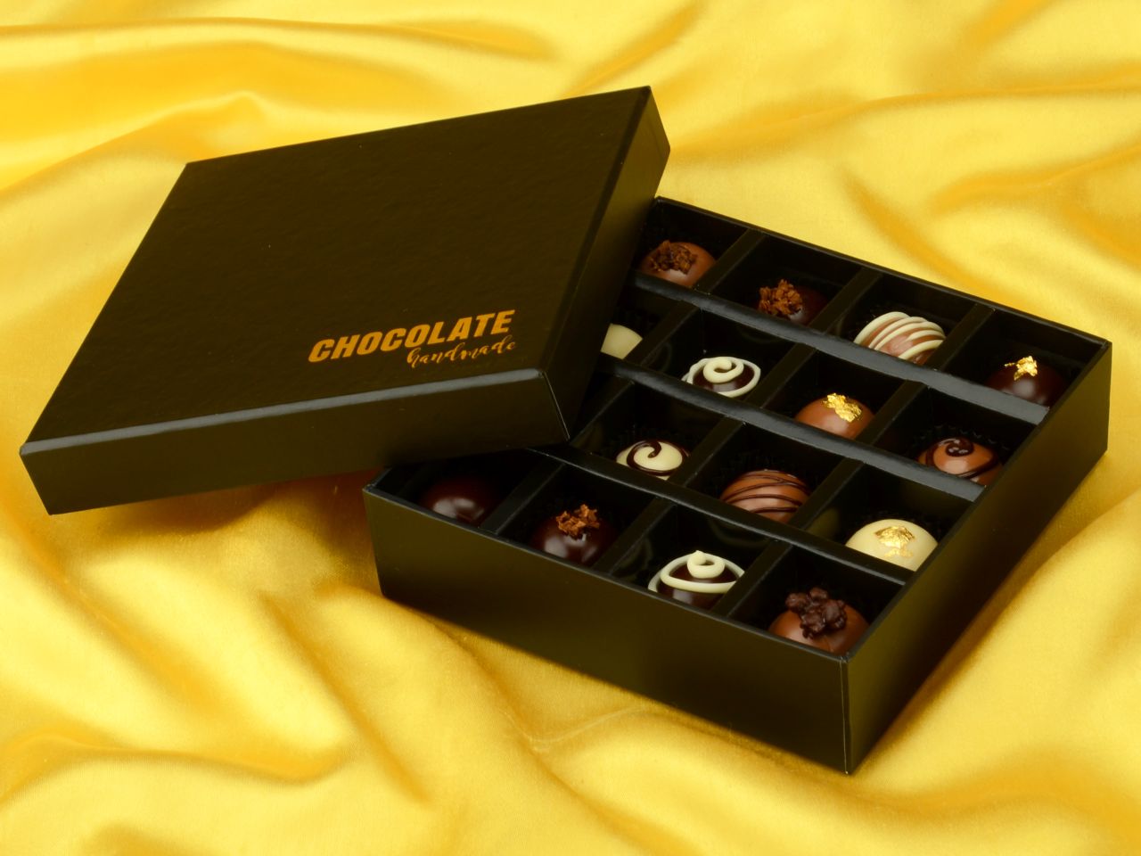 chocolate case handmade fuer 16 pralinen