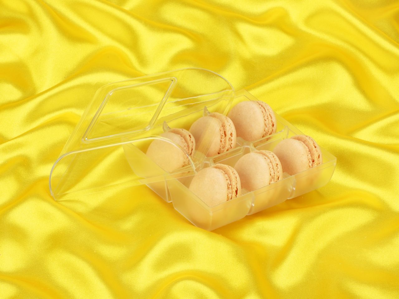 macaron halbschalen 12 stueck champagner in 6er box transparent
