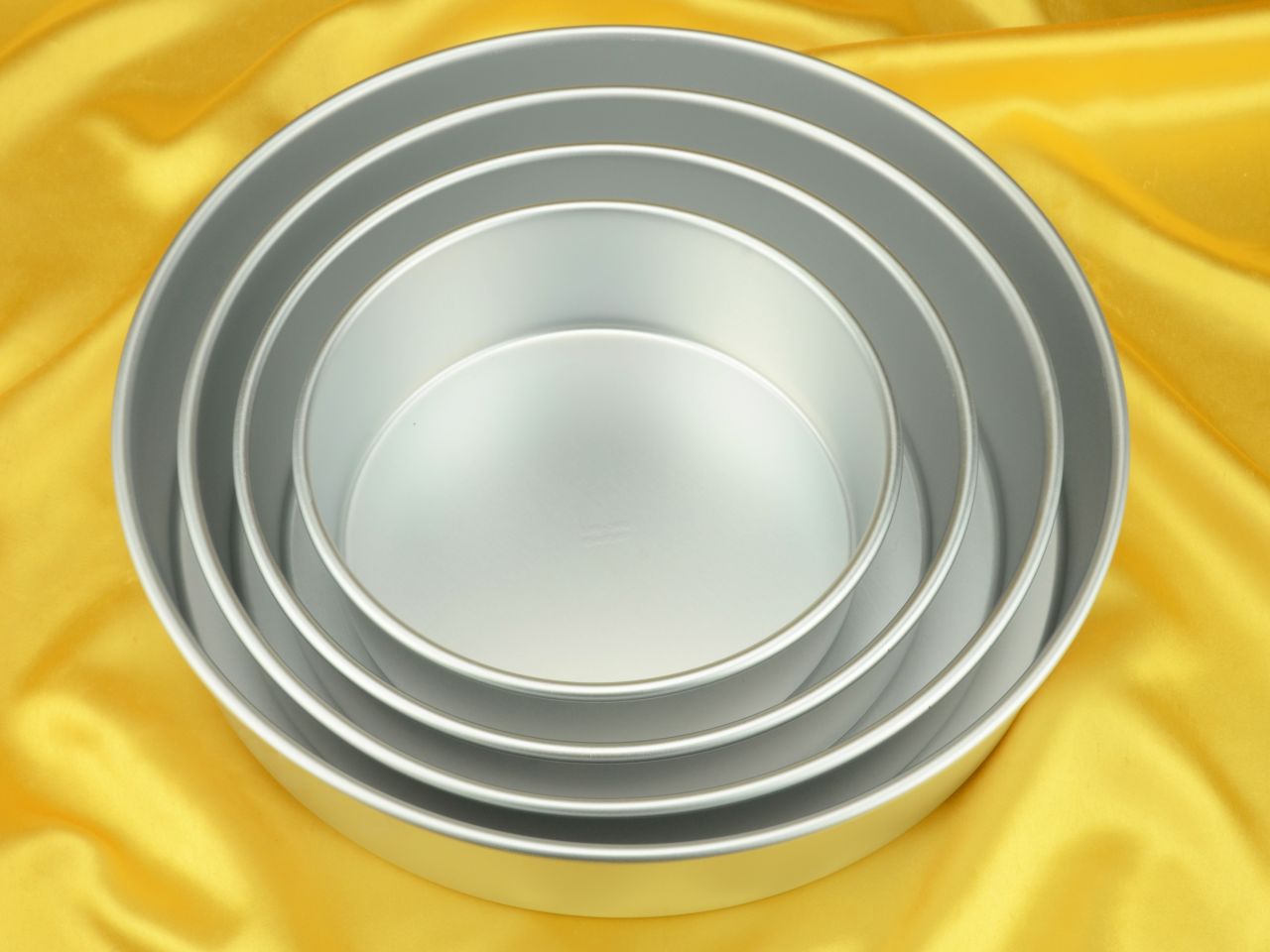 wilton performance pans deep round pan 4er set